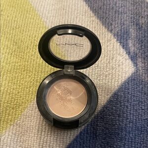 MAC Cosmetics Soft Beige Eyeshadow in Vanilla (disc.)